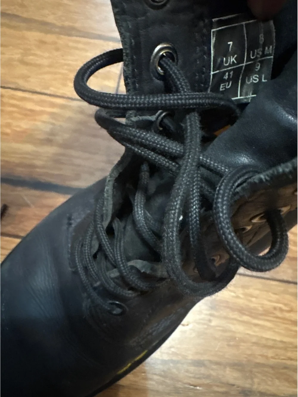 Dr. Martens Men’s 1460 Size 8 USA UK 7 Black Leather Lace-Up Combat Boots 8-eye